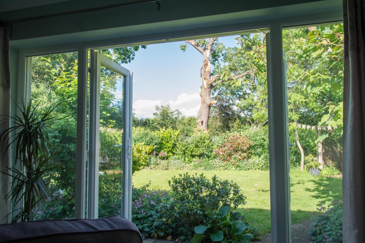 Luxury Self Catering With Cosy Cabin & Sauna In Colchester Esterno foto