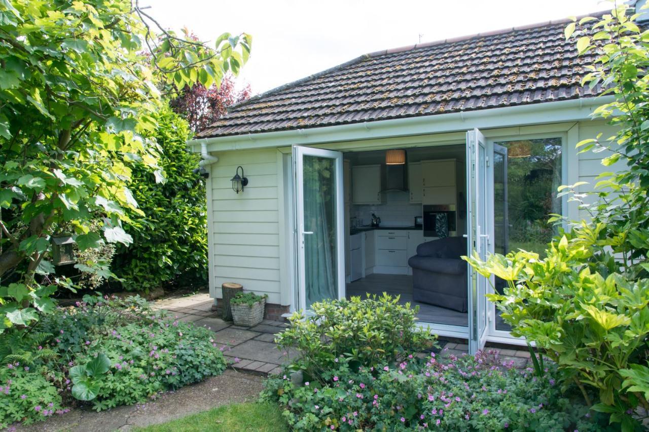 Luxury Self Catering With Cosy Cabin & Sauna In Colchester Esterno foto
