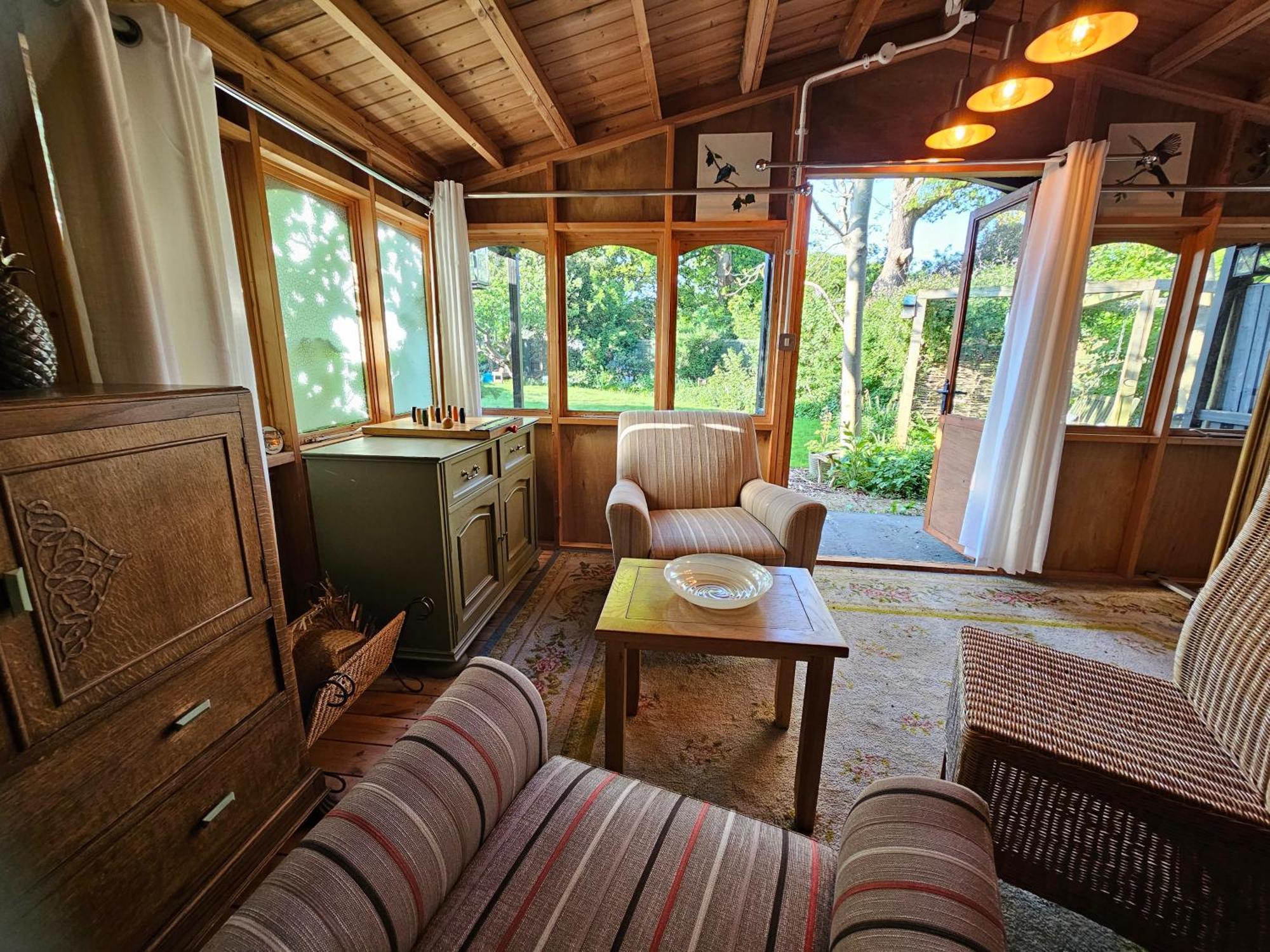 Luxury Self Catering With Cosy Cabin & Sauna In Colchester Esterno foto